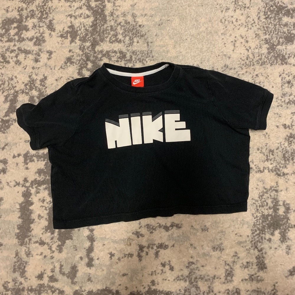 Nike Crop Top